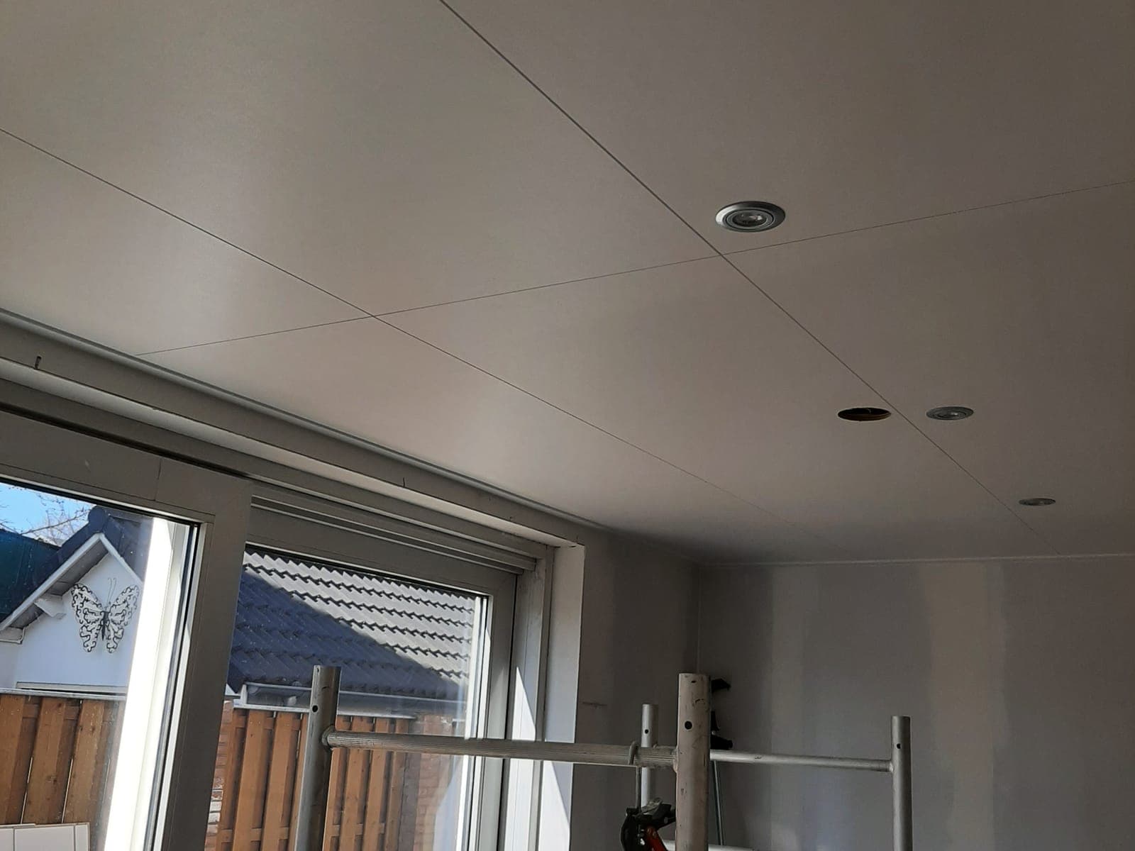 Na: Verlaagd plafond geplaatst