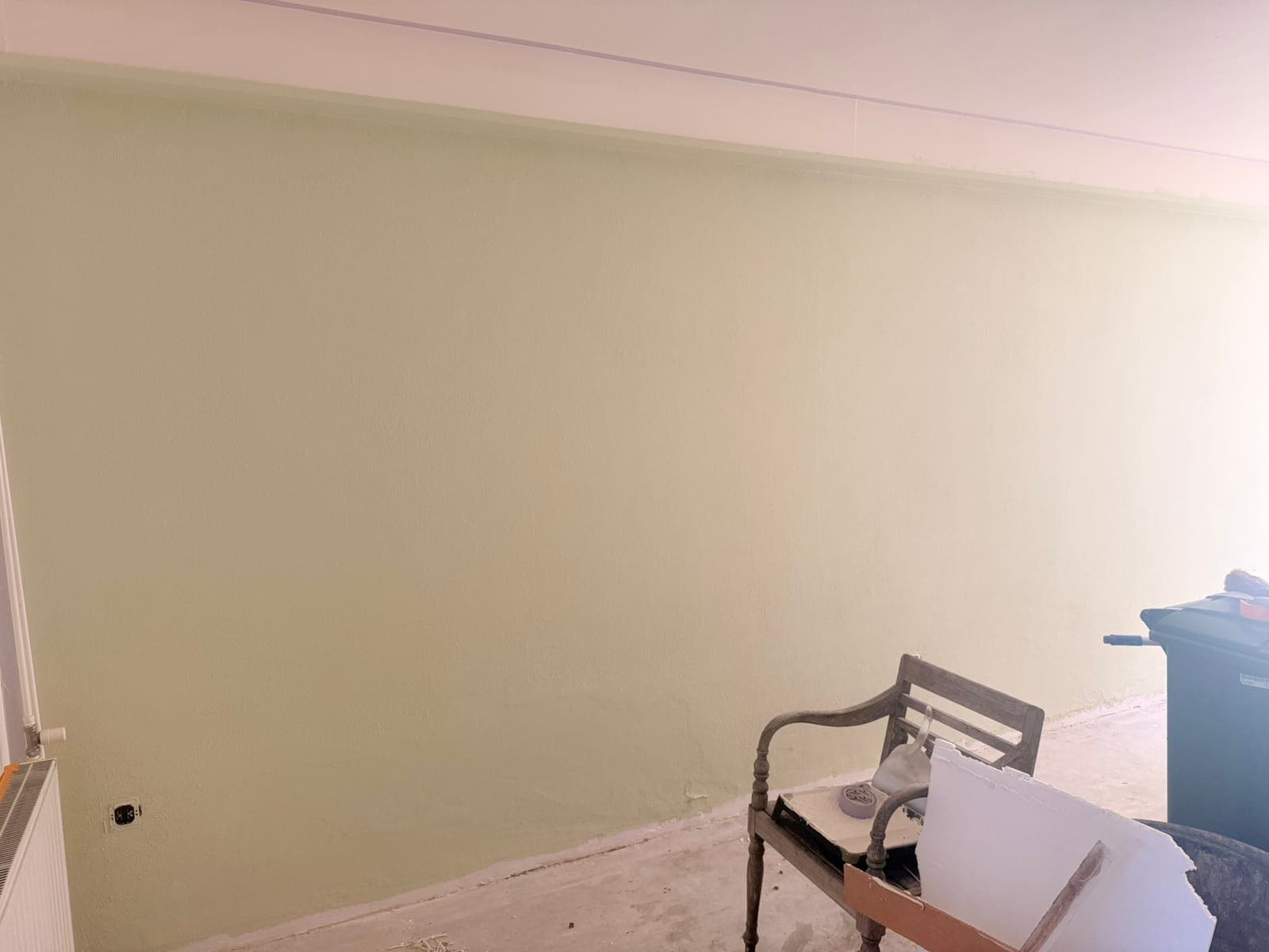 Woonkamer strak geschilderd